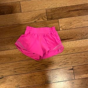 lululemon size 0 high rise 2.5 pow pink hotty hot shorts